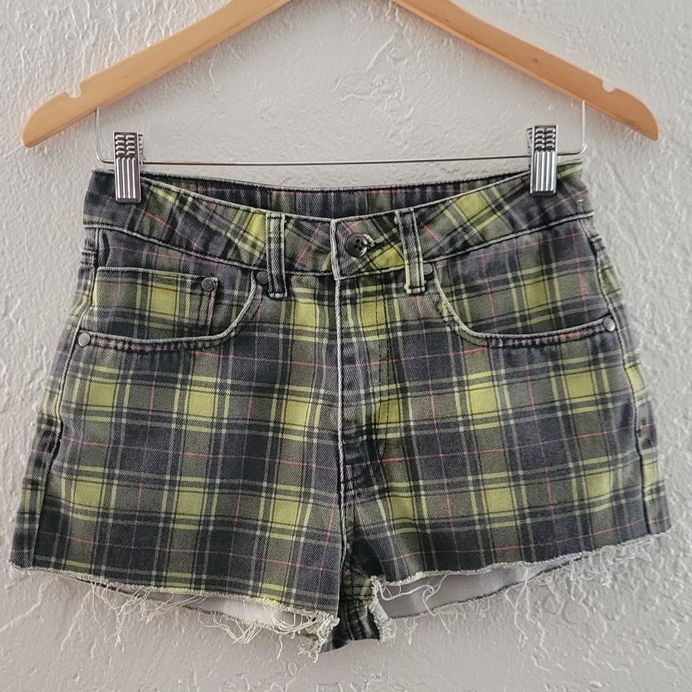 RAGGED Plaid Cut Off Shorts Size 28